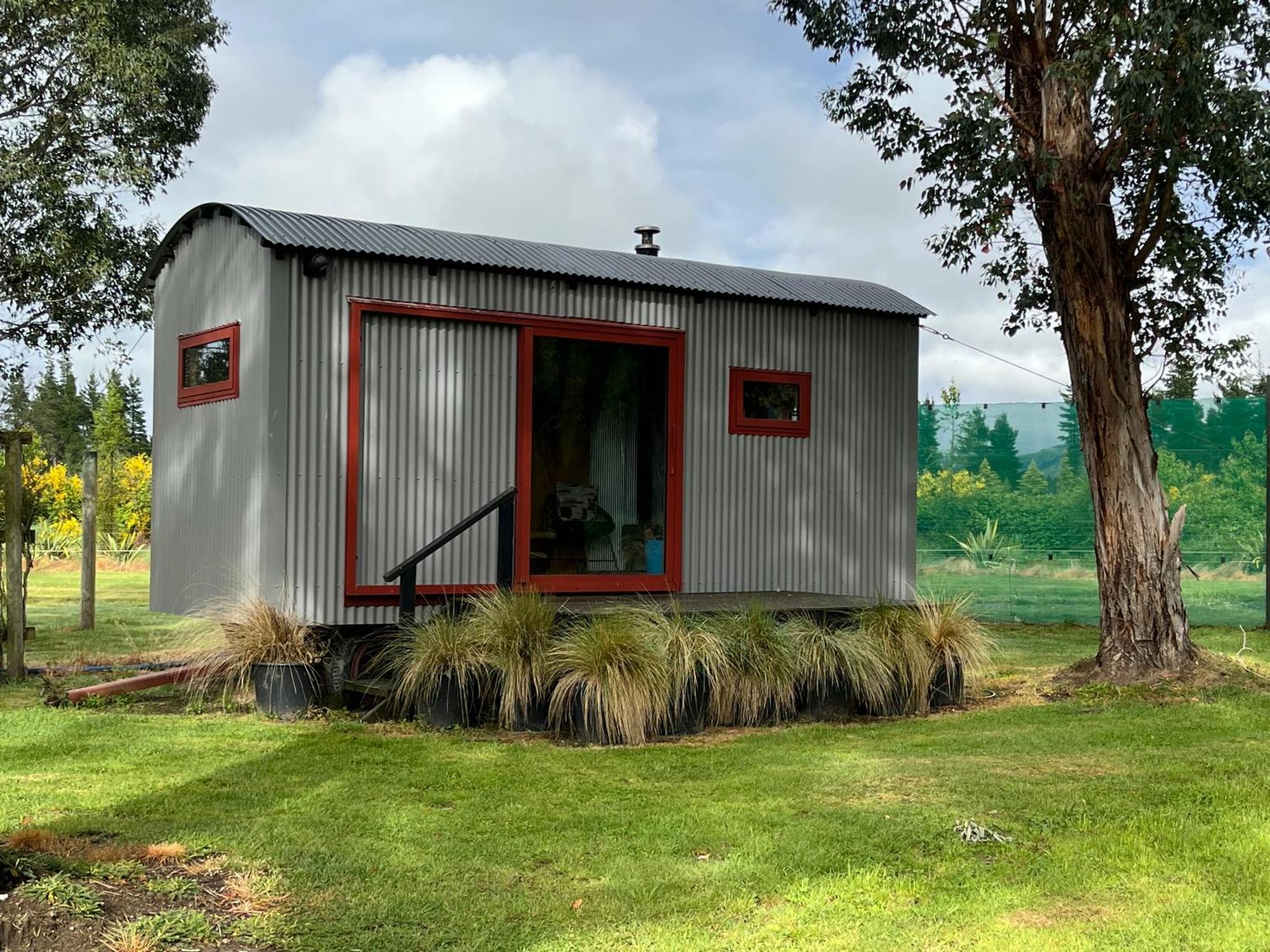 Waiata Shepherds Hut- Off Grid Retreat Hanmer Springs